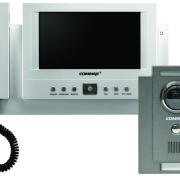 Sada barevného videotelefonu s 7’’ LCD obrazovkou a barevný jednotlačítkový vstupní panel. Na videotelefon lze připojit až 4 kamerové jednotky (i CCTV kamery) a dále je zde možnost připojení telefonnní linky.